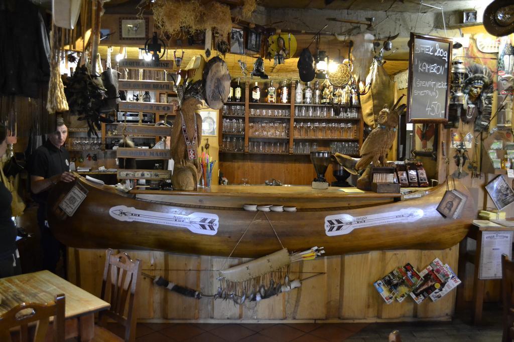 Restaurant A Penzion Steak Station Pardubice Buitenkant foto