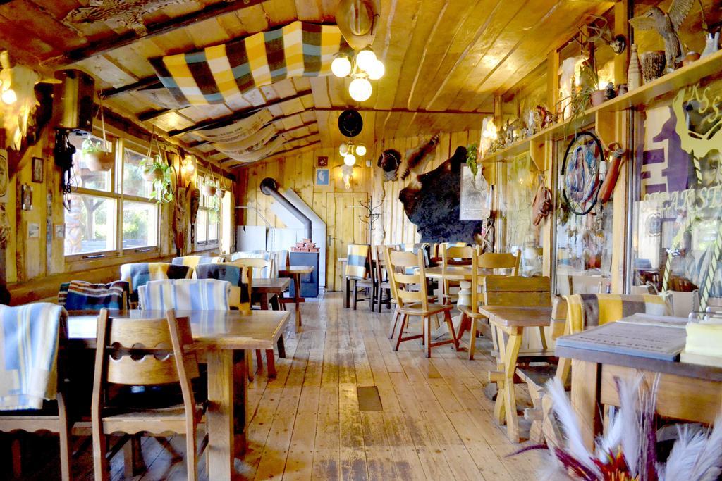 Restaurant A Penzion Steak Station Pardubice Buitenkant foto