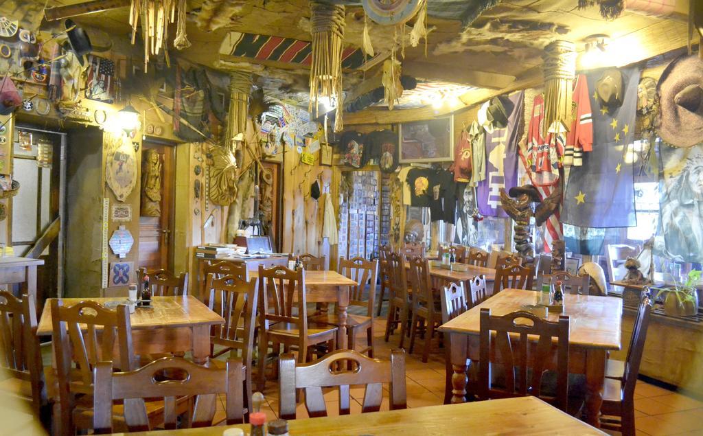 Restaurant A Penzion Steak Station Pardubice Buitenkant foto