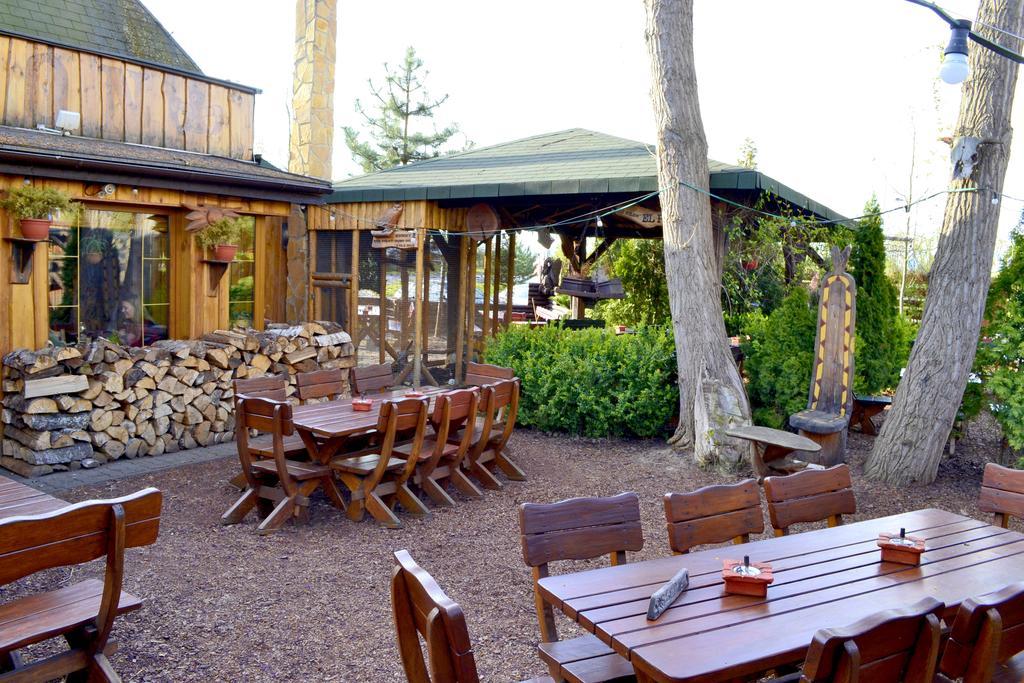 Restaurant A Penzion Steak Station Pardubice Buitenkant foto
